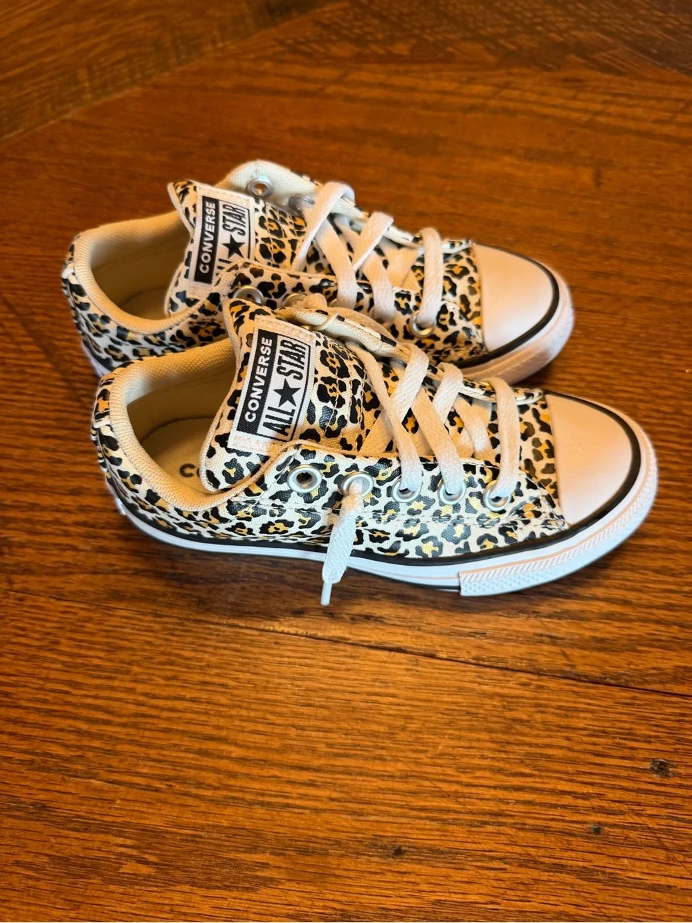 Converse Kids Leopard Print Low Top Sneakers Sz 12